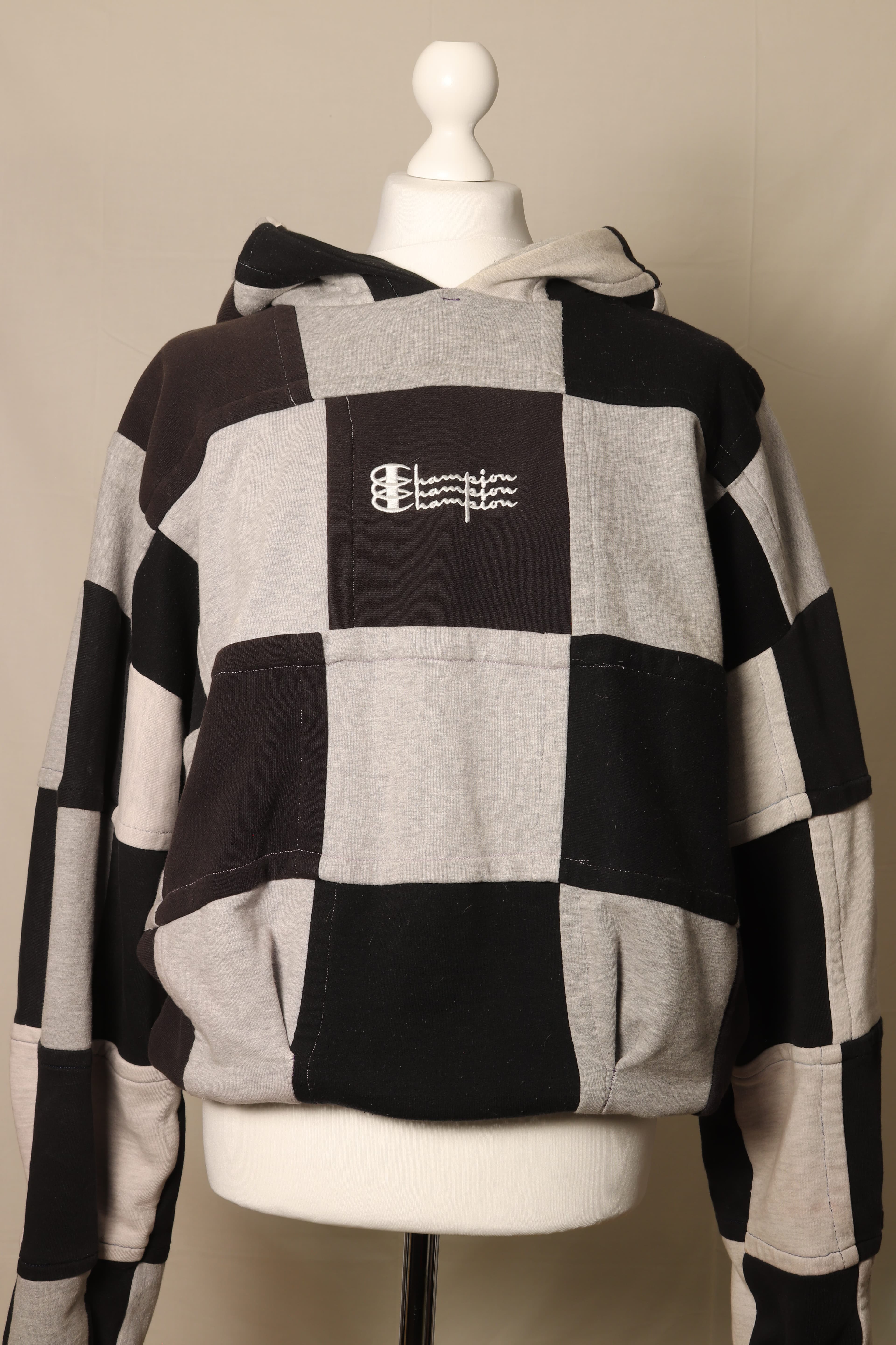 Champion Hoodie 01